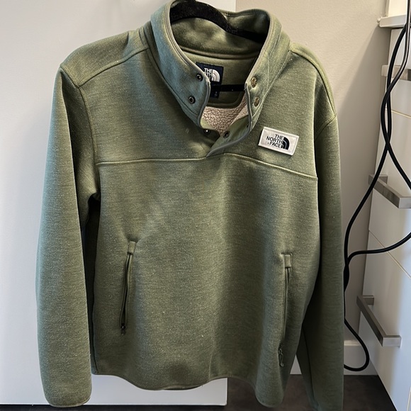 Green quarter button sweater from North Face - Picture 3 of 3